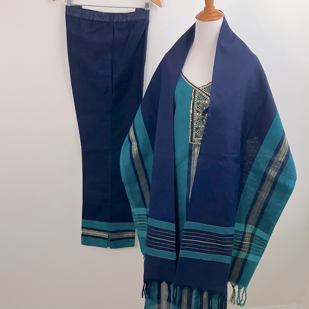 3 Piece Kurta Pant & Dupatta Set - Picture 13 of 14